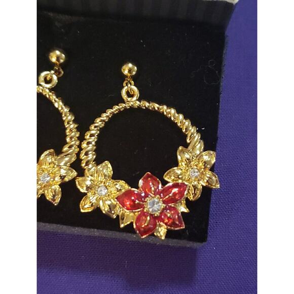 Vintage Avon Signed Poinsettia Dangle Hoop Pierced Earrings Gold Tone Red Enamel - Picture 3 of 8